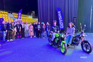 Zeszłoroczna Gdyńska Giełda Szk&oacute;ł w Polsat Plus Arenie, na zdjeciu nauczyciele, uczniowie i uczennice z CKZIU nr 1 w Gdyni  (fot.Katarzyna Balcerzak)