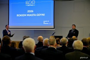 Tadeusz Szemiot – przewodniczący Rady Miasta Gdyni i przewodniczący Komitetu Honorowego Obchodów 100-lecia Gdyni przemawiający podczas spotkania Komitetu Honorowego Obchodów 100-lecia Gdyni