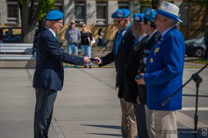 Gdyńskie obchody Międzynarodowego Dnia Uczestników Misji Pokojowych ONZ oraz Dnia Weterana Działań poza Granicami Państwa przed pomnikiem Polski Morskiej. Fot. st. chor. szt. mar. Piotr Leoniak