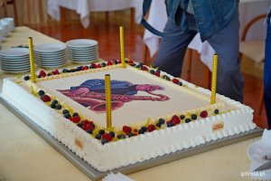 Tort z podobizną Przemysława Dyakowskiego przygotowany z okazji 91. urodzin muzyka