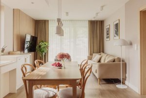 Jeden z apartament&oacute;w w obiekcie Green Hill Gdynia Orłowo A