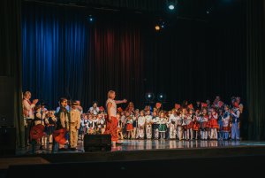 Dzieci na scenie 