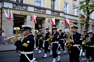 Na ulicach Gdyni odbył się capstrzyk poprzedzający Święto Marynarki Wojennej // fot. Paweł Kukla