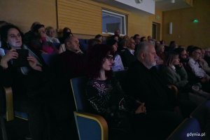 Publiczność zgromadzona w sali koncertowej Szkoły Muzycznej I i II stopnia im. Z. Noskowskiego podczas koncertu &bdquo;Muzyczny portret Gdyni&rdquo;