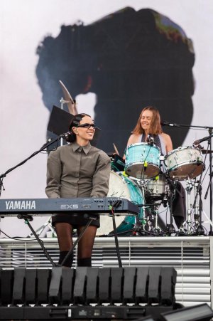 Kasia Lins podczas koncertu na Open'erze