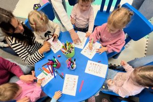 Zajęcia rozwojowe dla dzieci w wieku 1&ndash;3 lat prowadzić będzie Iryna Cherpak (fot. materiał z Miejsca Otwartego)