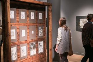 Otwarcie wystawy prac Józefa Wilkonia w Muzeum Miasta Gdyni.