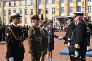 Promocja oficerska na terenie kampusu Akademii Marynarki Wojennej w Gdyni, fot. mat. prasowe AMW / Krzysztof Miłosz