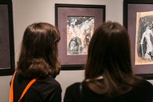 Otwarcie wystawy prac Józefa Wilkonia w Muzeum Miasta Gdyni.
