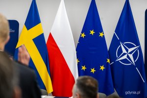 Polsko-szwedzkie rządowe konsultacje w Gdyni. Podpisanie um&oacute;w dotyczących programu Orka (fot. Kamil Złoch)
