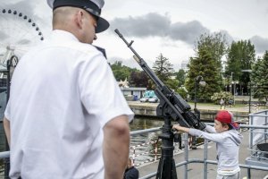 ORP Mewa udostępniona została zwiedzającym z okazji 30. rocznicy wizyty Jana Pawła II w Gdyni.//fot. Dawid Linkowski