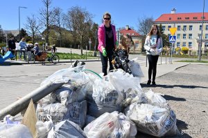 Wspólne sprzątanie w Wielkim Kacku