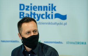 Karol Uliczny - prowadzący debatę "Transport publiczny a metropolia" // fot. Przemysław Świderski