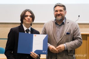 Na zdjęciu (od lewej): Kamil Pałka, radny Młodzieżowej Rady Miasta, Tadeusz Szemiot, przewodniczacy Rady Miasta Gdyni (fot. Paweł Budziński)