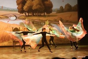 Koncert „Sekrety Zimowego Wiatru” w wykonaniu młodzieży z gdyńskiego MDK'u na scenie Teatru Muzycznego w Gdyni (fot. Katarzyna Balcerzak)