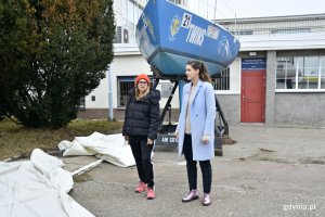 Trwają przygotowania do wernisażu wystawy G8 „Widmo” // fot. Magdalena Czernek