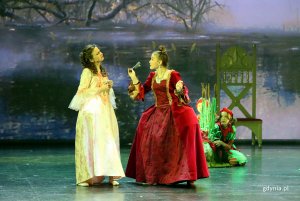 Koncert „Sekrety Zimowego Wiatru” w wykonaniu młodzieży z gdyńskiego MDK-u na scenie Teatru Muzycznego w Gdyni (fot. Katarzyna Balcerzak)