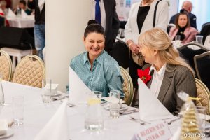 Od lewej: Emilia Rogała, radna Gdynia i Bożena Zglińska, dyrektorka Centrum Aktywności Seniora