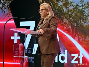 Paulina Hennig-Kloska, minister klimatu i środowiska, podczas konferencji w Olivia Star