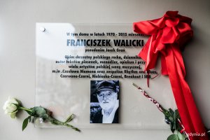 W Gdyni odsłonięto tablicę upamiętniającą Franciszka Walickiego / fot. Dawid Linkowski