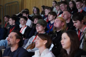 Uczestnicy 6. edycji konkursu Hackathon dla Uczni&oacute;w Szk&oacute;ł Średnich