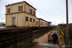 Budynek techniczny i poczekalnia na stacji SKM Gdynia Grabówek. Fot. Przemysław Kozłowski