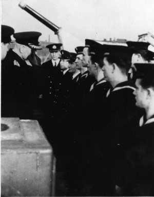 Kontradm. Józef Unrug na pokładzie ORP "Ślązak", Wielka Brytania, 1946, fot. Muzeum Marynarki Wojennej