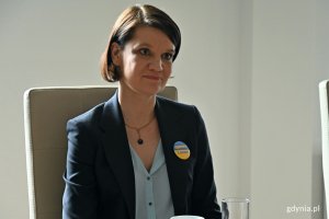 Wiceprezydent Katarzyna Gruszecka-Spychała podczas spotkania z kmdr por. Pedrem A. Perezem - dowódcą okrętu ESPS „Reina Ysabel” // fot. Sławomir Okoń