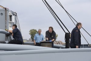 Załoga niemieckiego holownika pełnomorskiego „Fehmarn” w Gdyni, fot. Michał Kowalski