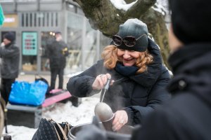 Urodzinowy toast gorącą czekoladą // fot. Karol Stańczak