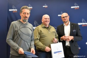 Nagrodzeni przedstawiciele firm z wiceprezydentem Austenem podczas odbioru nagród (fot. Marek Urbaniak)