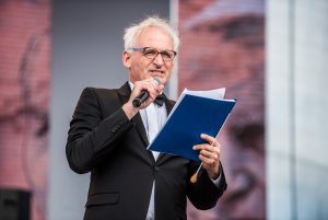 Koncert upamiętniający 30.rocznicę wizyty Jana Pawła II w Gdyni. Na zdjęciu Krzesimir Dębski. //fot. Dawid Linkowski