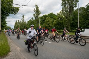 27. Pomorski Wielki Przejazd Rowerowy – peleton północny przejeżdża ulicami Gdyni (fot. Paweł Budziński)