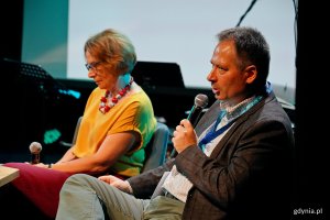 Dr Justyna Pomierska i prof. Jakub Morawiec podczas panelu inaugurującego festiwal Nordic Talking 