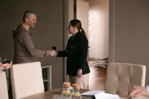 Zwycięzca licytacji Michał Paca poznał prezydent Gdyni Aleksandrę Kosiorek (fot. Natalia Kawalerowicz)