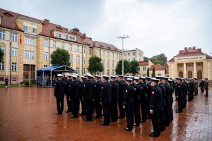 Uroczystość promocji na stopnie oficerskie dla absolwentów kursów oficerskich na Akademii Marynarki Wojennej w Gdyni (fot. Kamil Złoch)