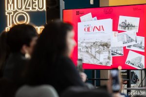 Premiera wydawnictwa &bdquo;Projekt Gdynia na poczt&oacute;wkach do 1945 roku z kolekcji Piotra Popińskiego" w Muzeum Miasta Gdyni (fot. Karol Stańczak)