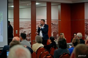 Łukasz Porzuczek &ndash; prezes grupy GeoFusion prezentujący wyniki badań podczas konferencji na temat materiał&oacute;w niebezpiecznych w Bałtyku 
