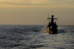 Transport pod parasolem - działania Okrętowej Grupy Zadaniowej // fot. kmdr ppor. Radosław Pioch