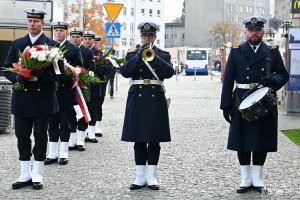 Uroczystości z okazji 83. rocznicy wysiedleń ludności polskiej z Gdyni uswietniły Kompania Reprezentacyjna i Orkiestra Reprezentacyjna Marynarki Wojennej // fot. Magdalena Czernek