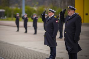 Uroczystość podniesienia bandery jednostek pomocniczych Marynarki Wojennej na holowniku H-1 „Gniewko” // fot.  st. chor. sztab. mar. Piotr Leoniak