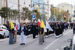 Procesja na ulicy Świętojańskiej