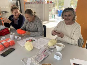 Szydełkowy tort powstał w Przystaniach (fot. archiwum LIS)