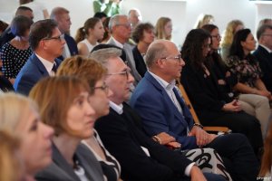 W uroczystości wzięli udział m.in. dyrektorzy gdyńskich plac&oacute;wek oświatowych