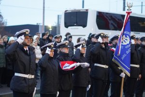 Kompania Reprezentacyjna Uniwersytetu Morskiego podczas porannych uroczystości z okazji 104. rocznicy działalności Uniwersytetu Morskiego 