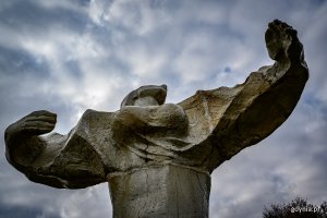 Pomnik "Zaginionych na morzu" na bulwarze Nadmorskim // fot. Dawid Linkowski