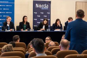 Wyjazdowe posiedzenie Pomorskiego Zespołu Parlamentarnego i wojew&oacute;dzkiego zespołu z samorządowcami i przedsiębiorcami w Wejherowie (fot. Kamil Złoch)