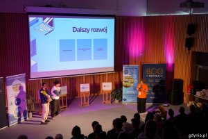 Jedna z drużyn podczas konkursowej prezentacji