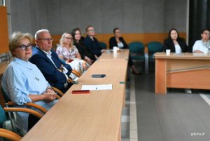Na zdjęciu (od lewej) m.in.: radna Teresa Bysewska, Miejski Konserwator Zabytk&oacute;w Robert Hirsch (fot. Magdalena Starnawska)