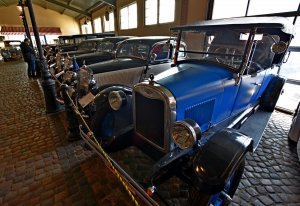 Gdyńskie Muzeum Motoryzacji od teraz, po 10 latach funkcjonowania, oficjalnie może cieszyć się ze statusu prywatnego muzeum, fot. Kamil Złoch